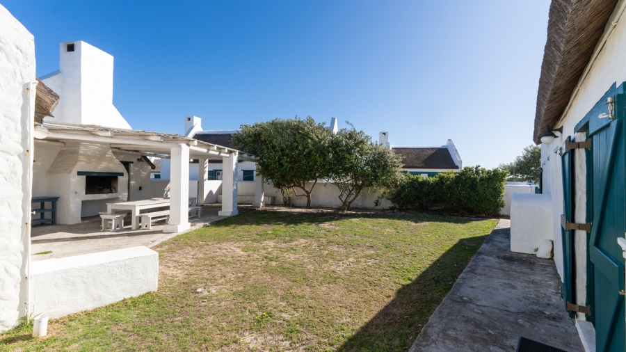 5 Bedroom Property for Sale in Struisbaai Western Cape